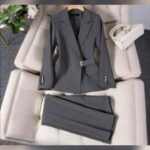 بدلة بليزر وبنطلون