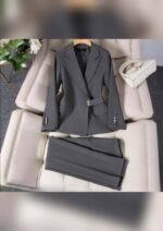 بدلة بليزر وبنطلون